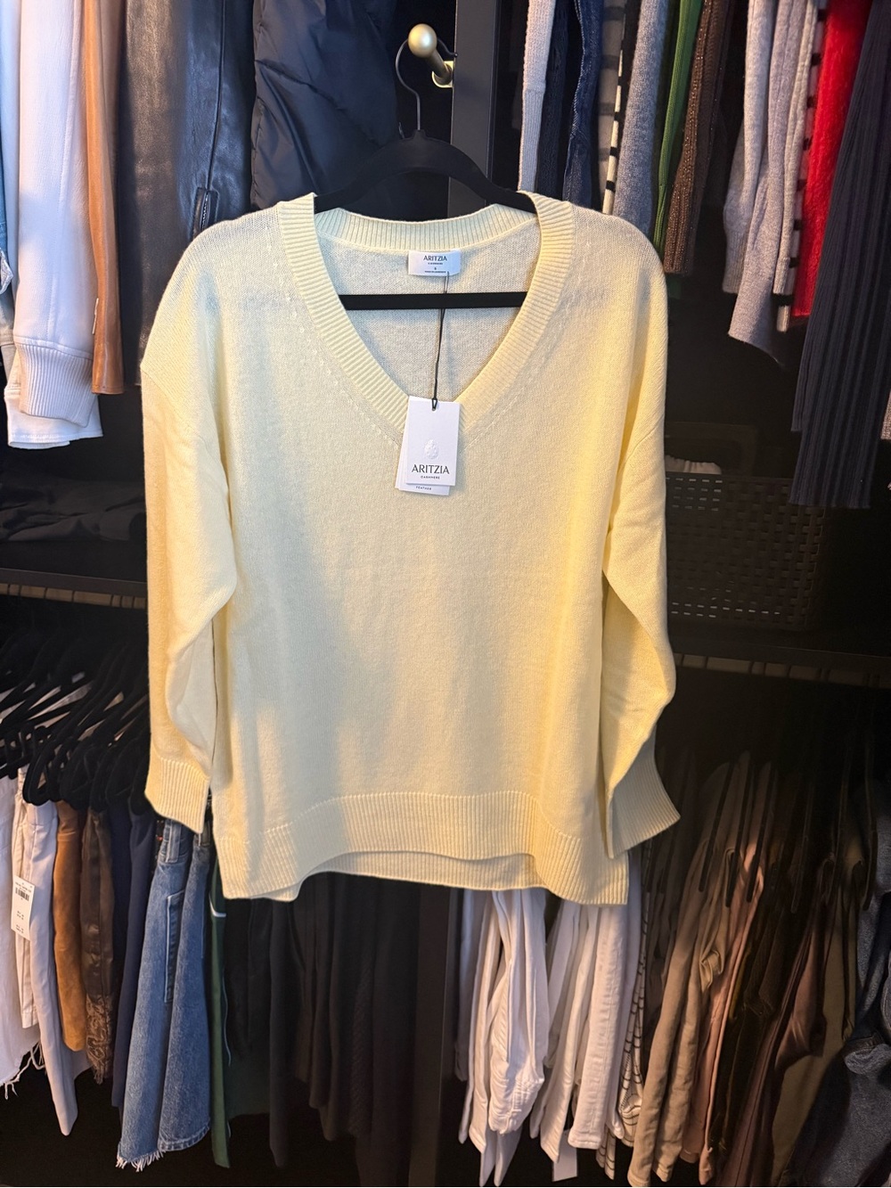 Aritzia Soft V-Neck Women’s Cashmere Sweater in Pale Yellow